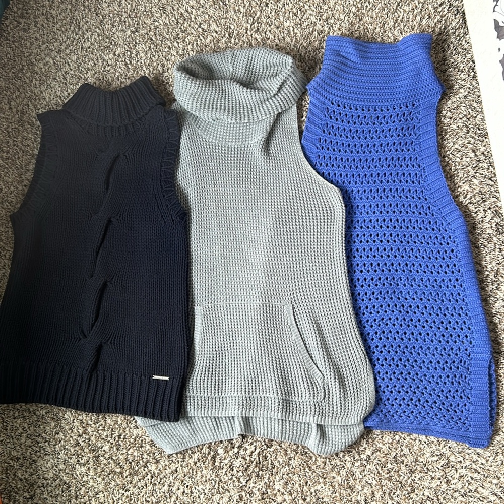 Bundle of 3 knit turtle neck vest